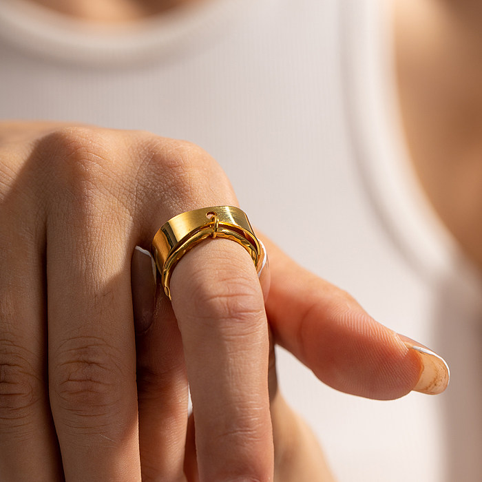 Offene Ringe im IG-Stil mit unregelmäßiger Edelstahlbeschichtung und 18-Karat-Vergoldung