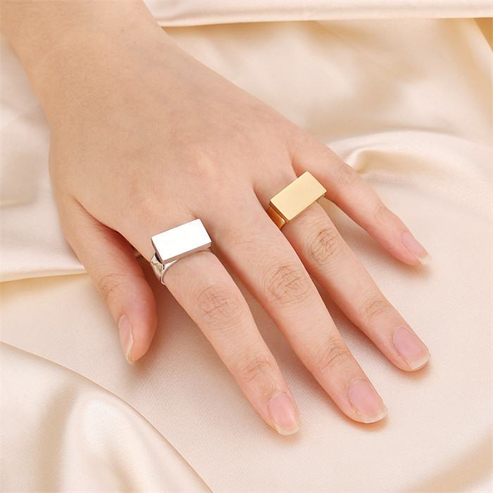 Einfarbige, rechteckige offene Ringe aus Edelstahl im Retro-Klassiker-Stil