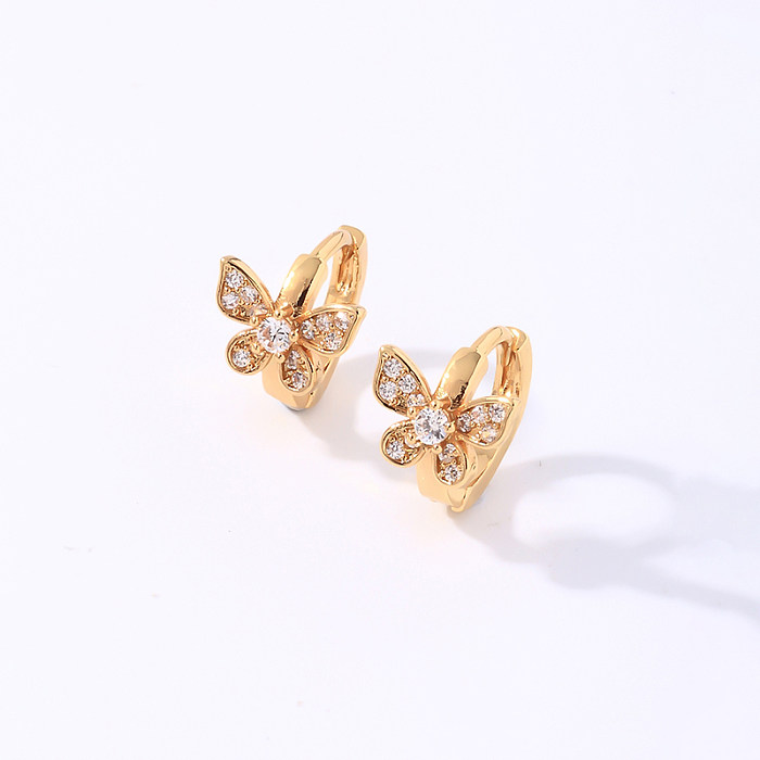 1 paire de boucles d'oreilles créoles en cuivre et Zircon, Style Simple et décontracté, incrustation de placage papillon, plaqué or blanc