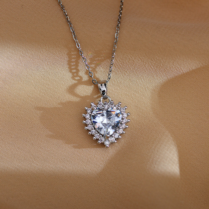 Simple Style Heart Shape Copper Zircon Pendant Necklace In Bulk