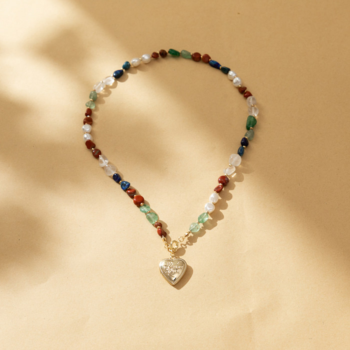 Lässige Halskette mit Anhänger in Herzform, Naturstein, Kupferperlen, Perlenbeschichtung