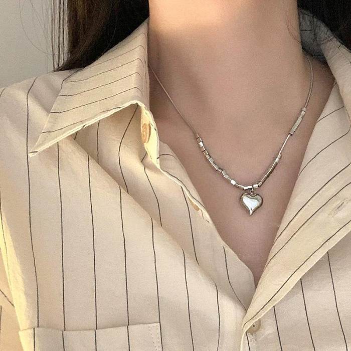 Streetwear Shiny Heart Shape Copper Pearl Inlay Zircon Pendant Necklace