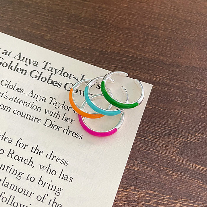 Offene Ringe aus einfarbigem Kupfer-Email im schlichten Stil