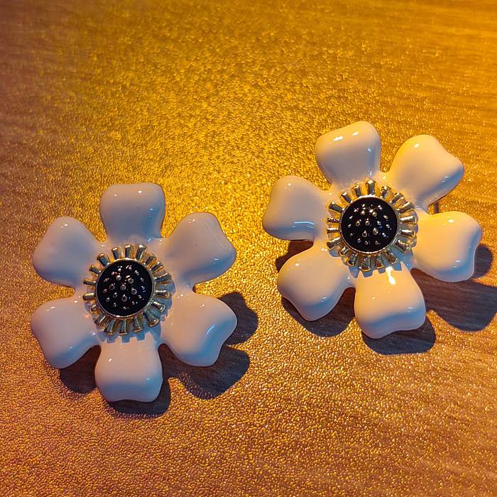 1 Pair Simple Style Flower Patchwork Copper Ear Studs