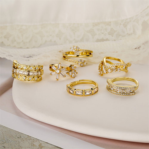 Luxuriöser offener Ring mit geometrischem Kupfer-Inlay und Zirkon
