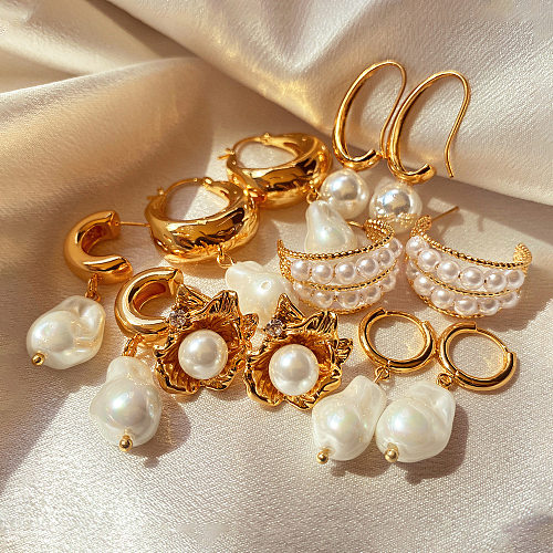 1 paire de boucles d'oreilles pendantes en forme de C, Style Baroque, placage de fleur géométrique, Imitation de perle, cuivre plaqué or 18 carats