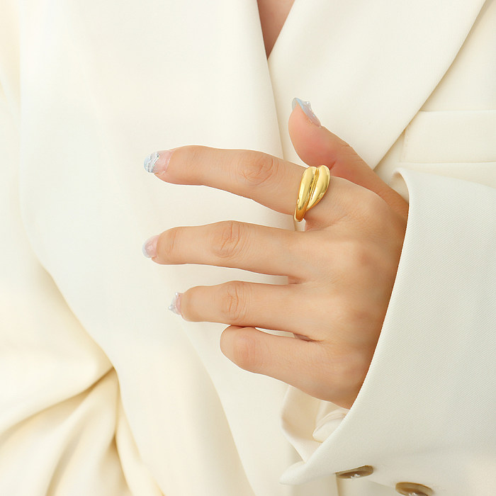 Glamouröser, glänzender, einfarbiger offener Ring aus Titanstahl mit 18 Karat Goldplattierung im Großhandel