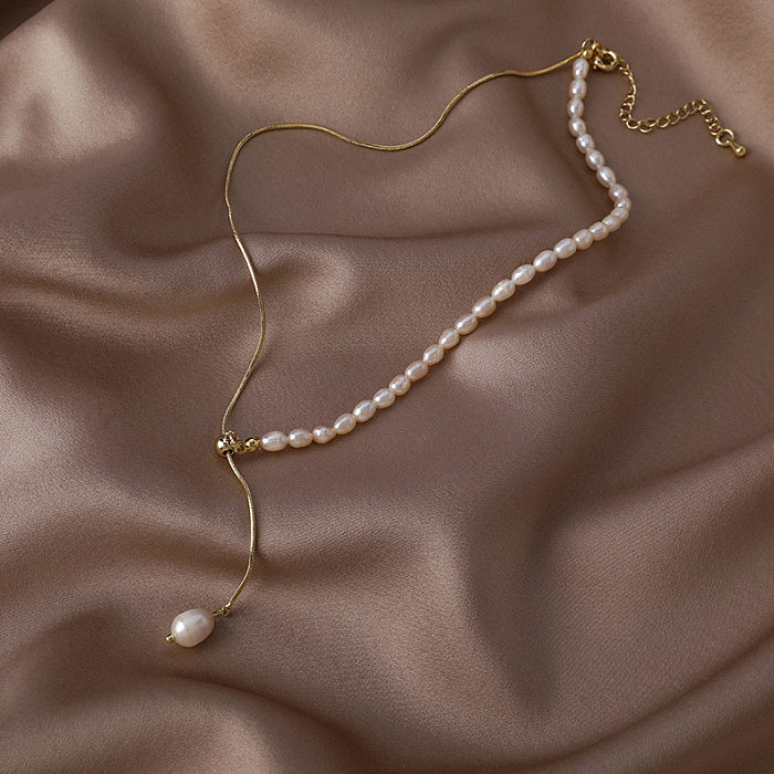 Simple Style Round Baroque Pearls Copper Beaded Pendant Necklace