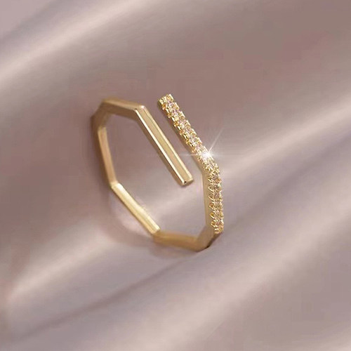 Großhandel: Einfacher offener Ring aus Edelstahl mit Zirkon im geometrischen Stil