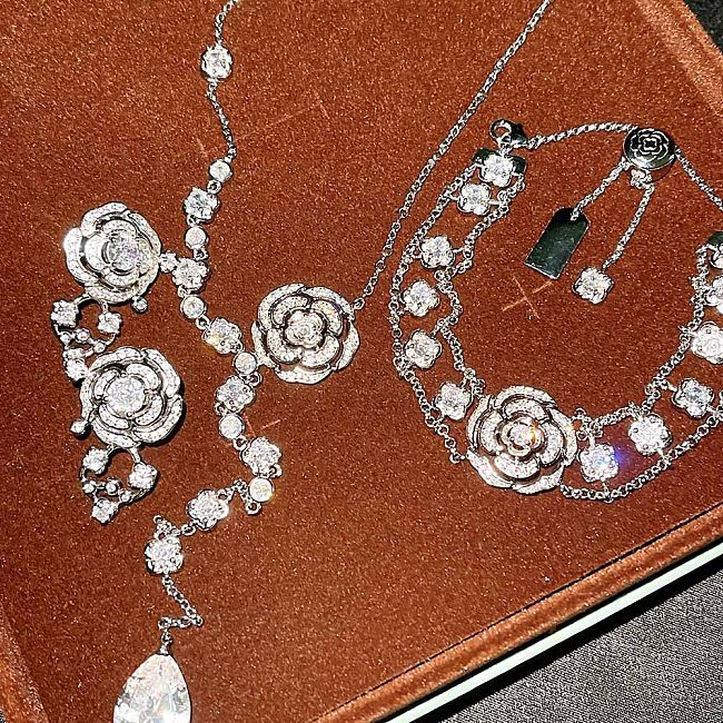 Luxurious Water Droplets Flower Copper Diamond Artificial Gemstones Women'S Bracelets Earrings Necklace
