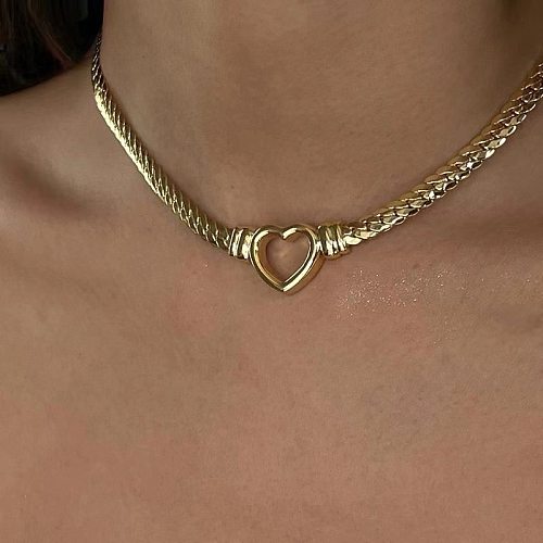 Collar de pulseras con revestimiento de acero de titanio en forma de corazón de estilo simple