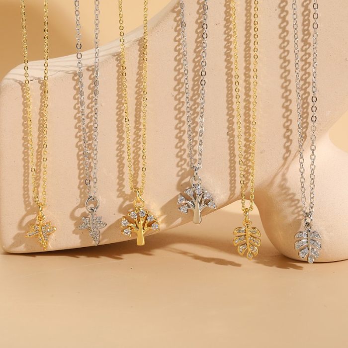 Collier pendentif plaqué or blanc 14 carats avec incrustation de cuivre et feuille d'érable de style simple