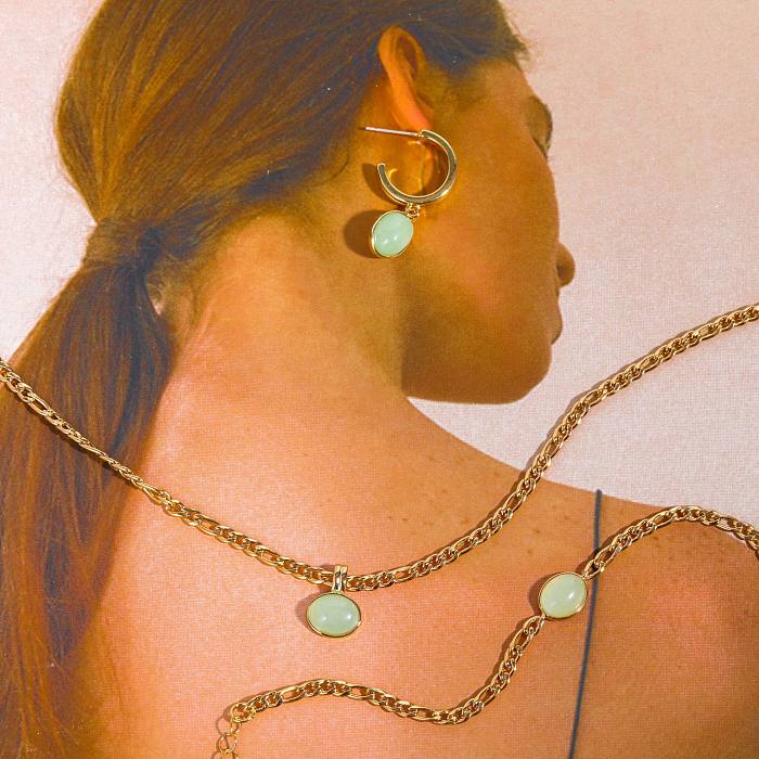 Süße ovale Halskette mit Titanstahlbeschichtung und Naturstein-18-Karat-Vergoldung