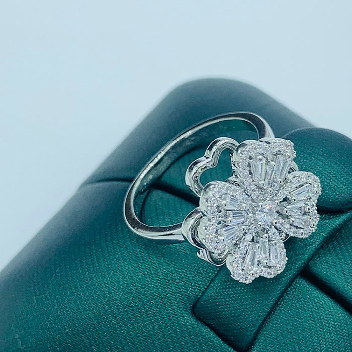 Lässiger, eleganter, vierblättriger Kleeblatt-Herzform-Blumen-Verkupferungs-Inlay-Opal-Zirkon-offener Ring