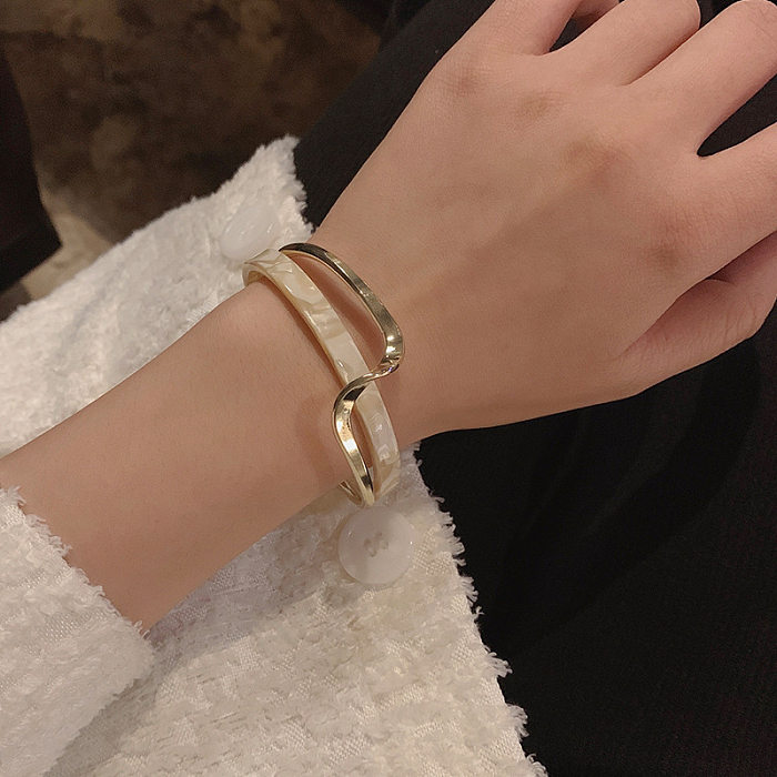 Simple Style Commute Irregular Copper Plating Gold Plated Bangle