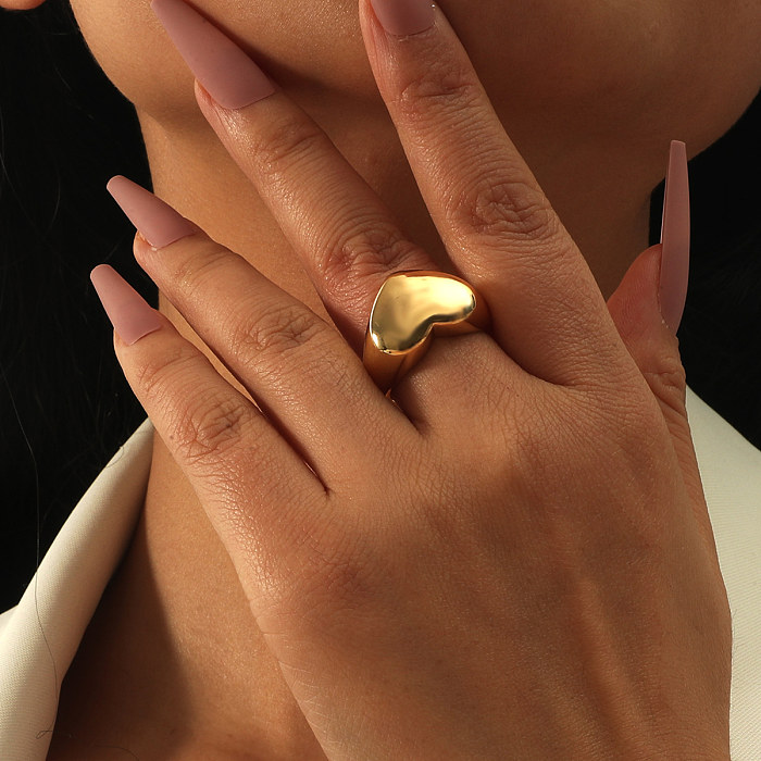 Koreanischer herzförmiger Ring aus glänzendem Kupfer mit echtem Gold