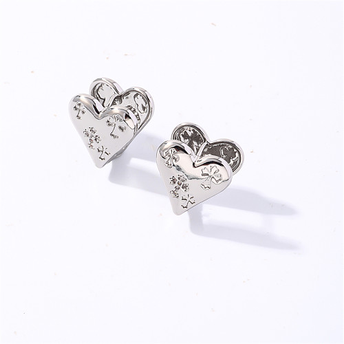 1 paire décontracté doux Style Simple coeur forme placage incrustation cuivre Zircon blanc plaqué or plaqué or clous d'oreille