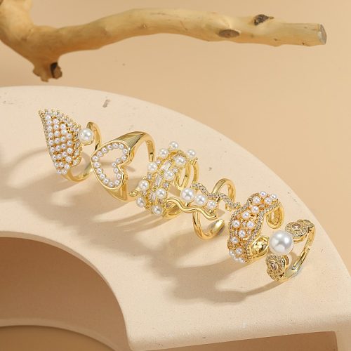 Luxuriöse offene Ringe im klassischen Stil in Herzform mit Kupferbeschichtung, Inlay, Perle und Zirkon, 14 Karat vergoldet