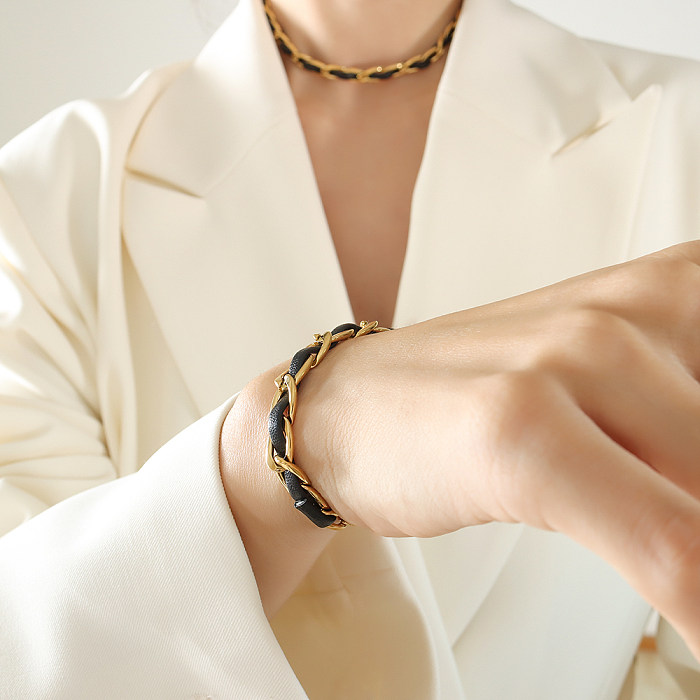 Collar de pulseras chapado en oro de 18 quilates con revestimiento de acero de titanio y cuero con bloques de color de estilo fresco