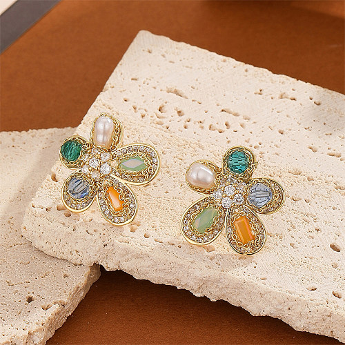 1 paire de clous d'oreilles en Zircon, incrustation de fleurs rétro élégantes, cristal de cuivre, perle d'eau douce