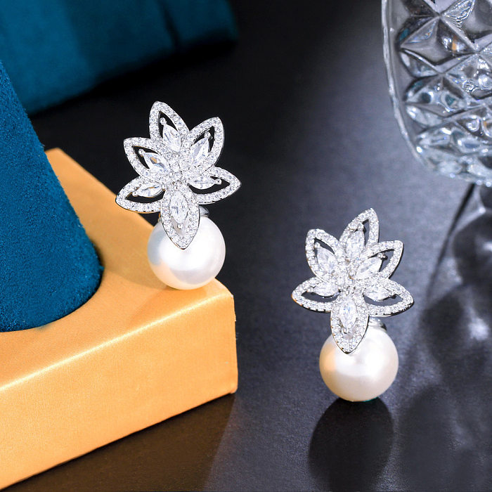 1 Pair Elegant Sweet Leaves Plating Inlay Copper Artificial Pearls Artificial Diamond Rhodium Plated Silver Plated Drop Earrings