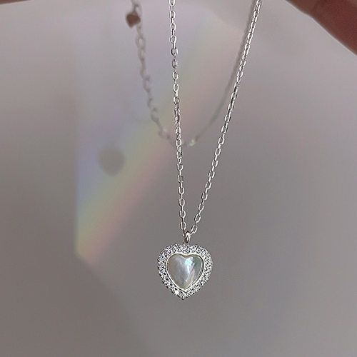 Estilo simples forma de coração chapeamento de cobre incrustação diamante artificial opala banhado a ouro colar pingente banhado a prata