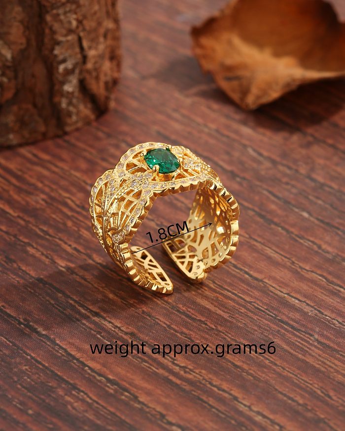Luxuriöse offene Ringe im Glam-Vintage-Stil mit geometrischer Verkupferung, ausgehöhltem Zirkon-Inlay und 18-karätigem Gold