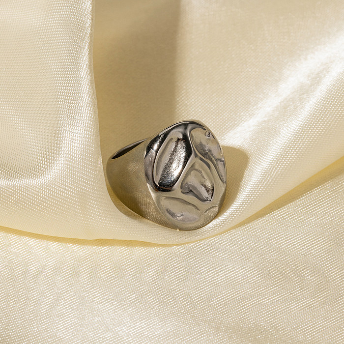 Anéis chapeados ouro 18K de aço inoxidável da cor sólida do estilo simples