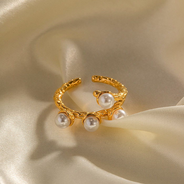 INS-Stil C-förmiger offener Ring mit Intarsienperle aus Edelstahl und 18-Karat-Vergoldung