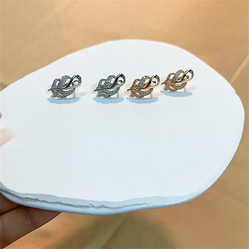 1 Pair Casual Simple Style Feather Plating Inlay Copper Zircon White Gold Plated Gold Plated Earrings