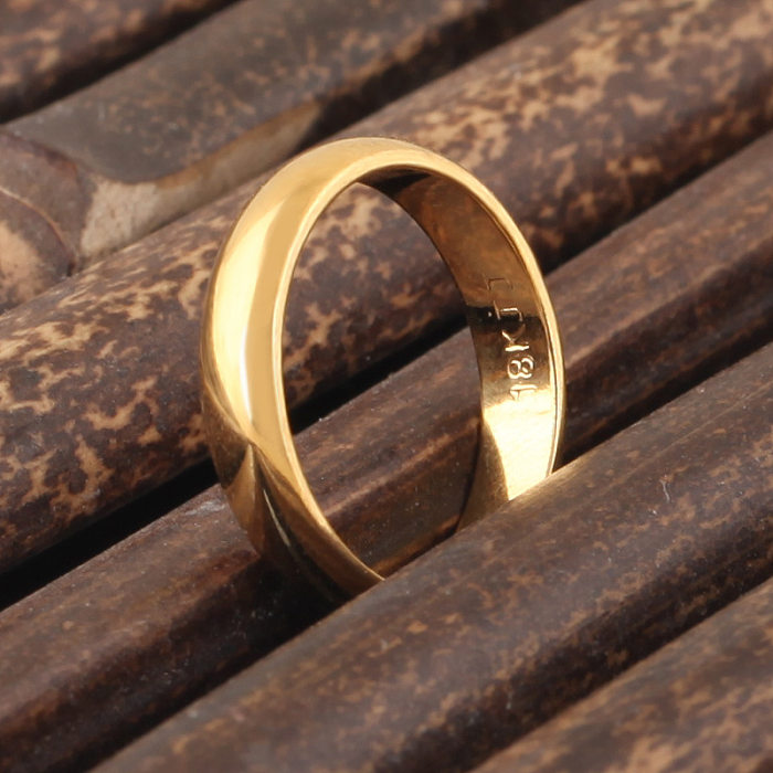 Anéis banhados a ouro com revestimento de cobre de cor sólida estilo simples