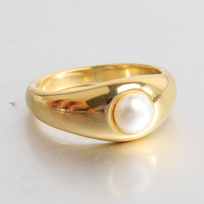 Geometrische Ringe im klassischen Stil mit Titanstahlbeschichtung und Intarsien aus künstlichen Perlen