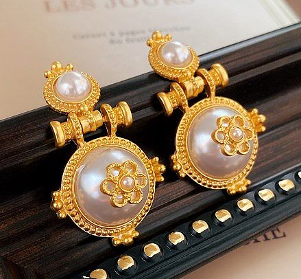 1 Pair Glam Retro Oval Heart Shape Flower Plating Inlay Copper Resin Pearl Zircon Earrings