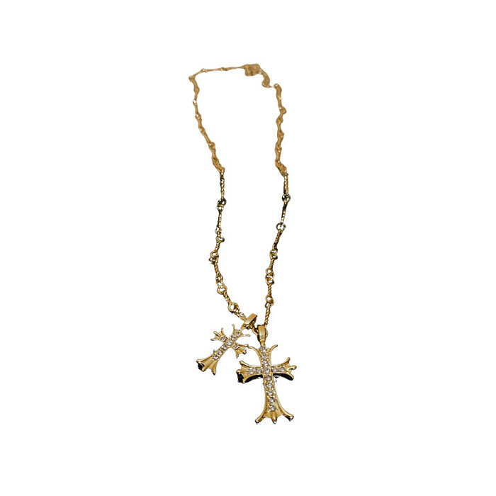 Collar con colgante de diamantes de imitación con incrustaciones de cobre y cruz de estilo moderno retro informal