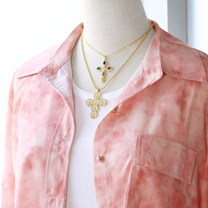 Collar chapado en oro de 18 quilates con incrustaciones de cobre y cruz de diseño original