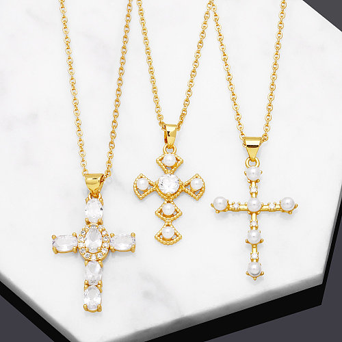 Modische Kreuz-Kupferbeschichtung mit künstlichen Perlen und Zirkon-Anhänger-Halskette, 1 Stück
