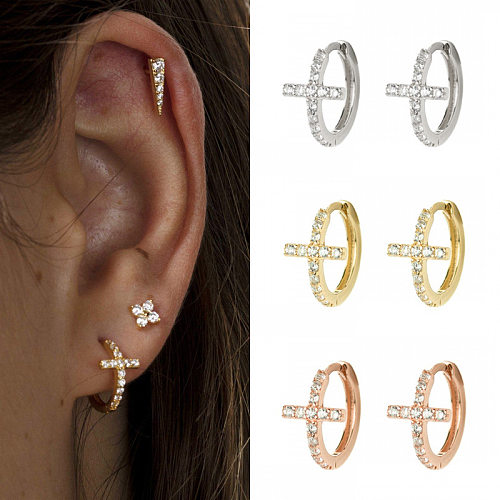 Boucles d'oreilles en cuivre avec croix de style simple Boucles d'oreilles en cuivre avec zircon