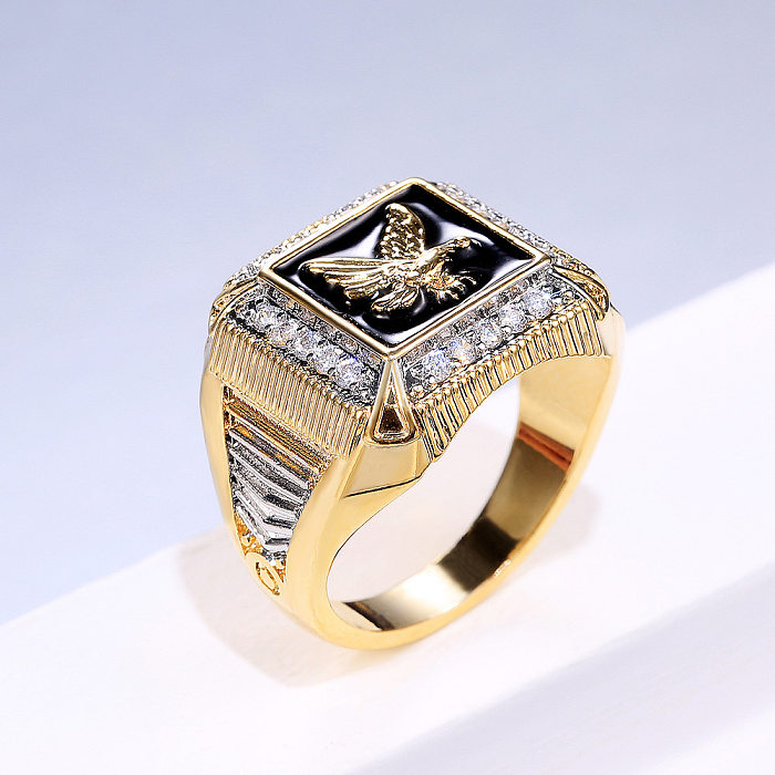 Neuer galvanisierter Adler-umgebender Diamant-Kupfer-vergoldeter Ring für Herren
