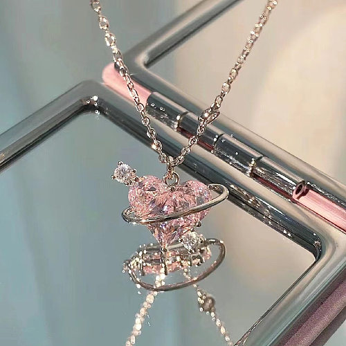 Colar com pingente de diamante artificial embutido em chapeamento de cobre em formato de coração doce