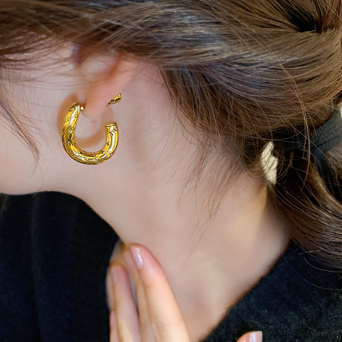 Brincos de orelha revestidos de cobre em forma de C da moda 1 par