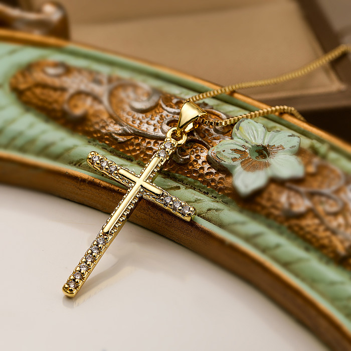 Collier pendentif plaqué or 18 carats avec incrustation de cuivre et croix de transport de style simple