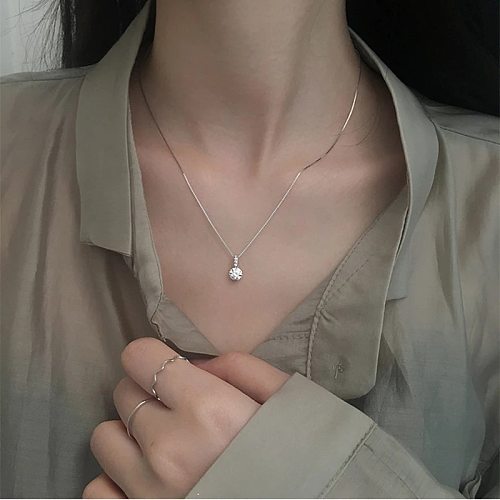 Pendentif Simple avec un seul collier en diamant clignotant, chaîne de clavicule de tempérament de Niche