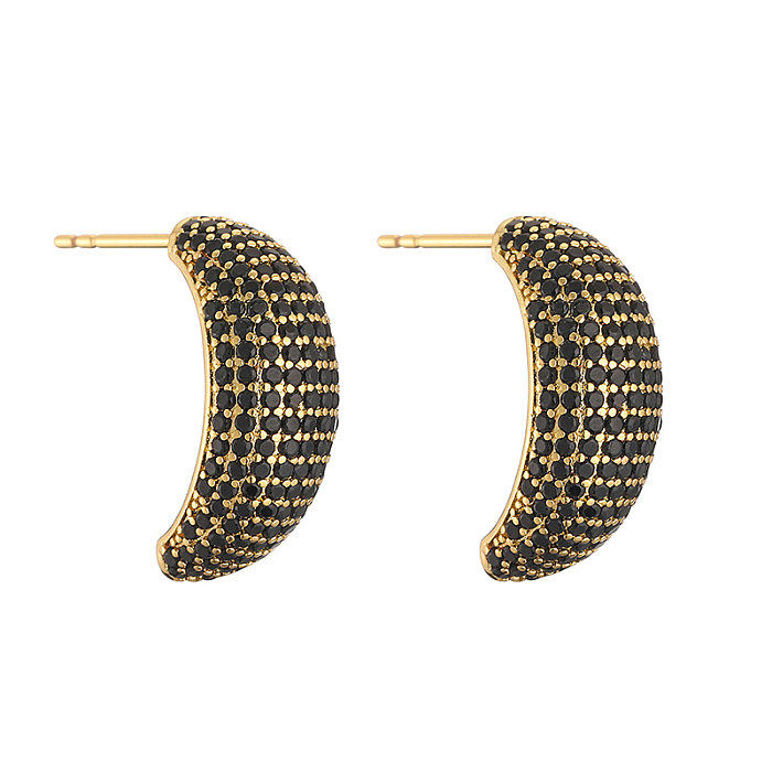 1 par de pendientes elegantes chapados en forma de C brillante con incrustaciones de cobre y circonita chapados en oro de 18K