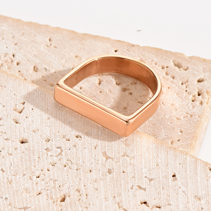 Anéis banhados a ouro rosa de polimento de aço inoxidável de cor sólida de estilo simples