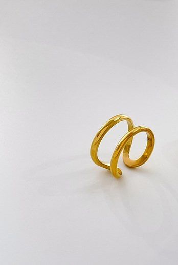 Einfache, einfarbige, vergoldete Ringe mit Titanstahlbeschichtung