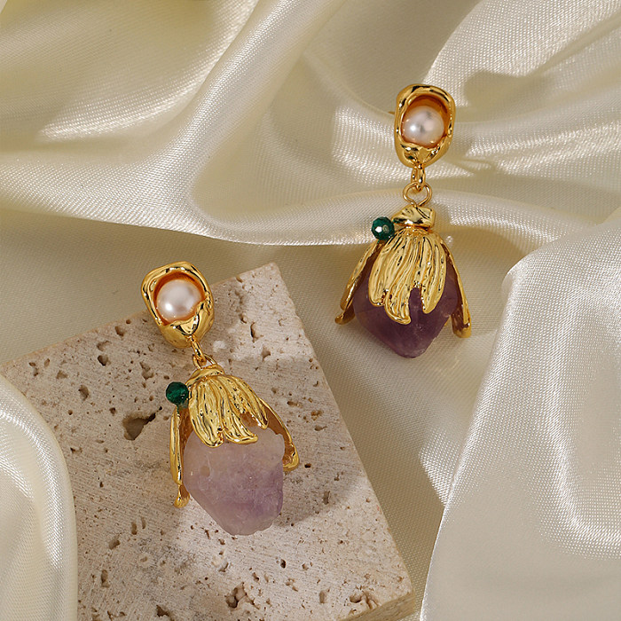 1 Paar süße Blumenplattierungs-Inlay-Kupfer-Imitat-Perlen-Amethyst-Ohrringe mit 14-Karat-Vergoldung