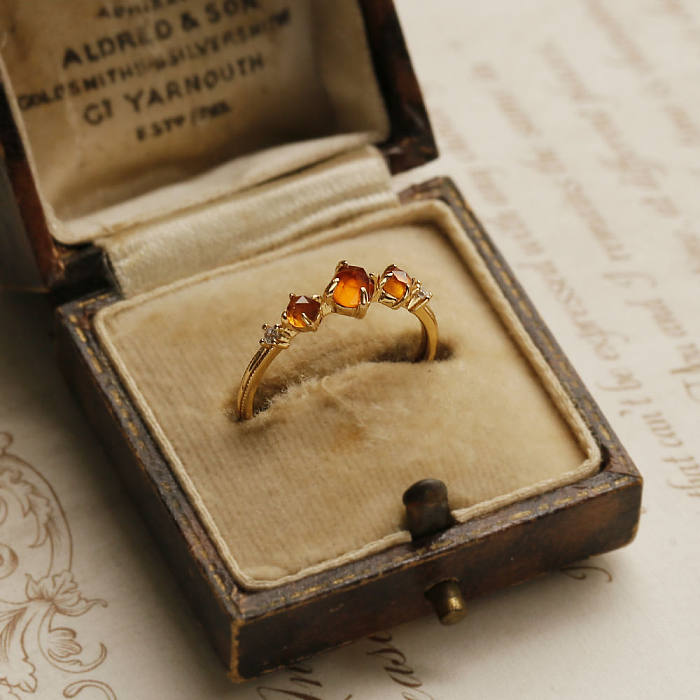 Modischer offener Ring mit geometrischem Kupfer-Inlay und Zirkon, 1 Stück