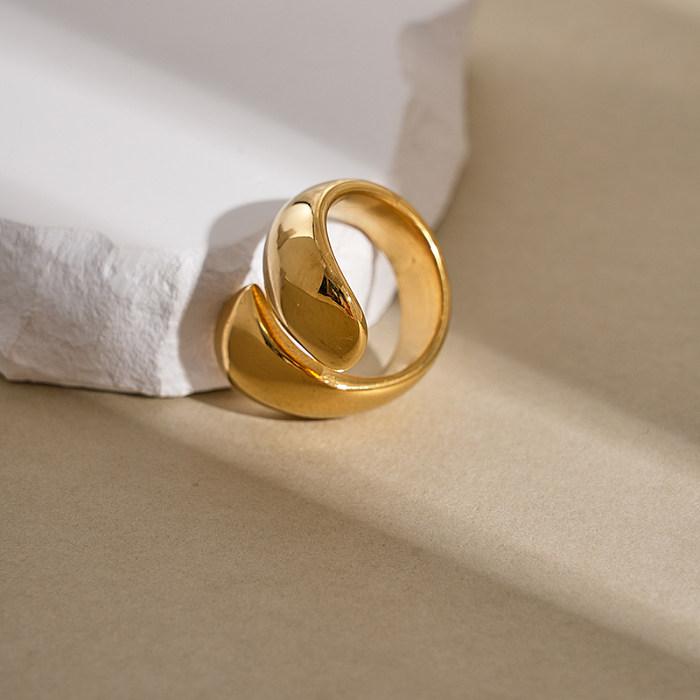 Anéis banhados a ouro com revestimento de aço inoxidável de cor sólida casual estilo moderno