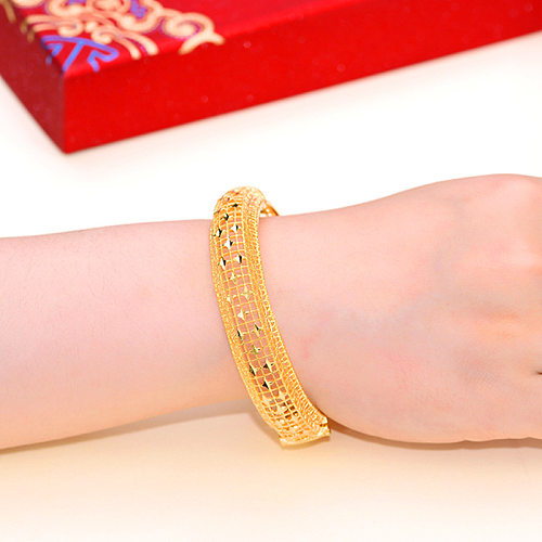 Bracelet plaqué or avec placage de cuivre en forme d'étoile de style simple