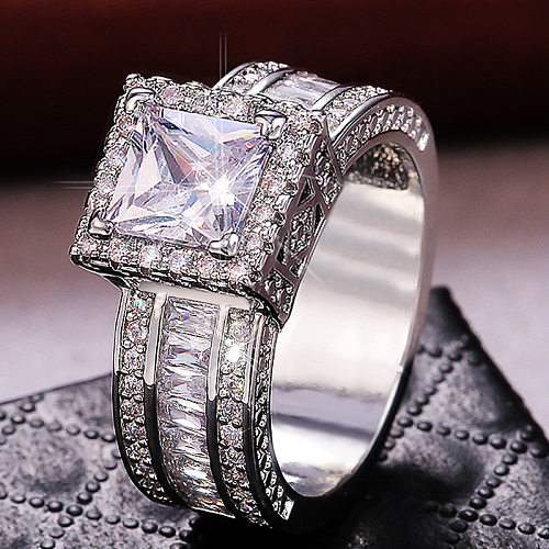 Venta al por mayor del anillo de cobre del compromiso de las mujeres del cuadrado del diamante de la nueva llamativa de la moda